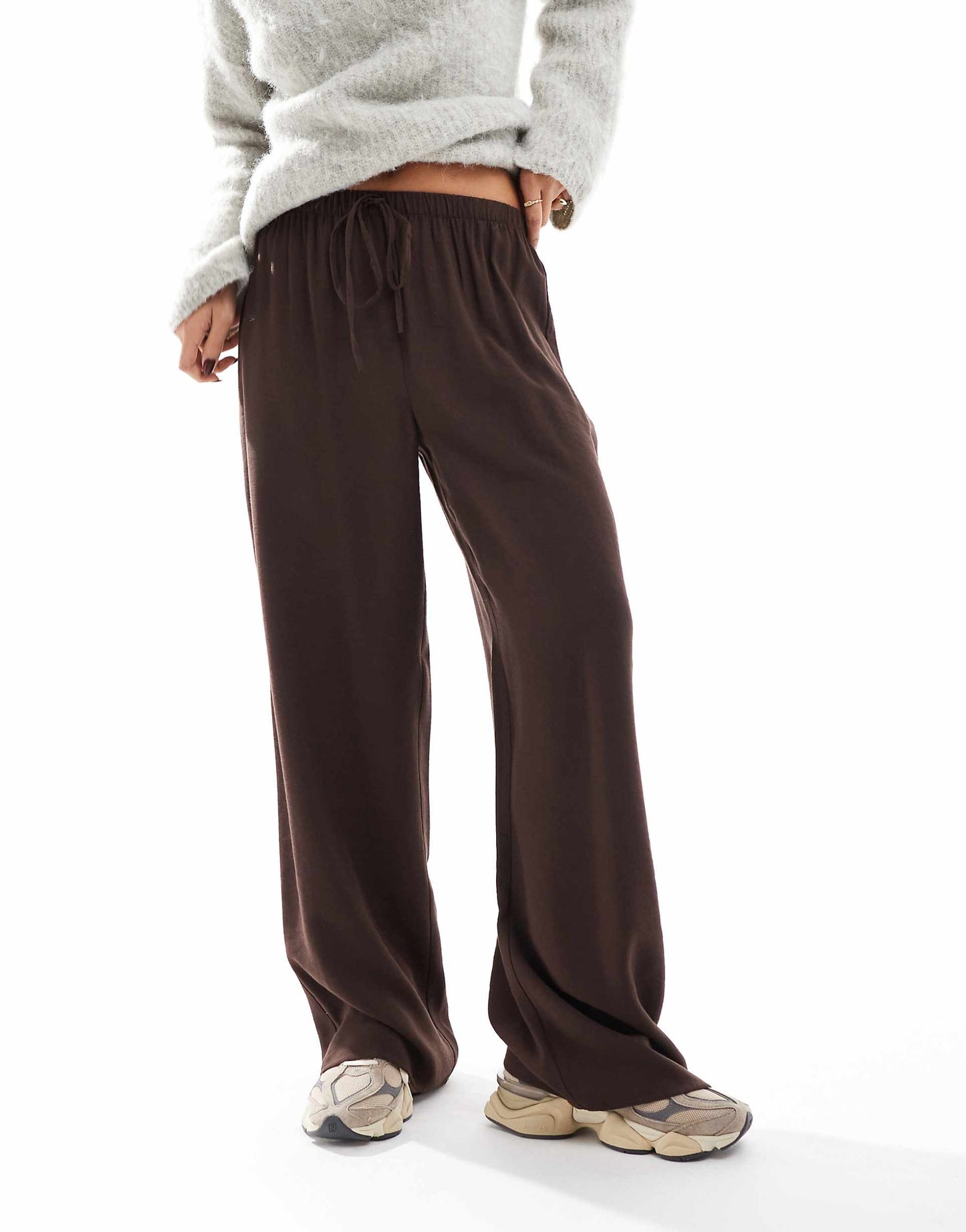 Soft Tailored Wide Leg Pull On Trouser