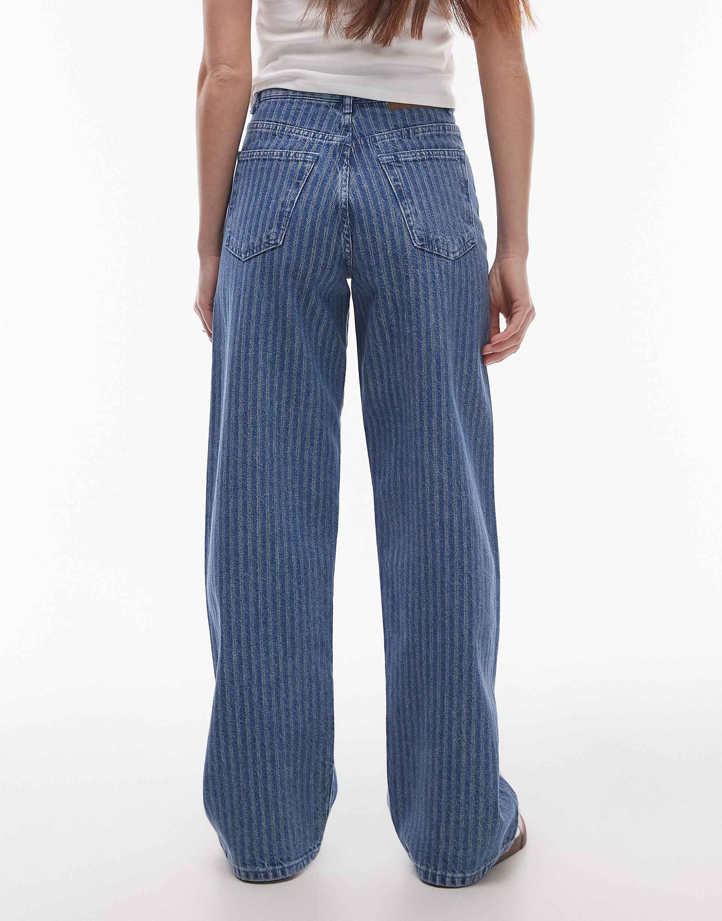 Mid Rise Loose Fit Straight Jean