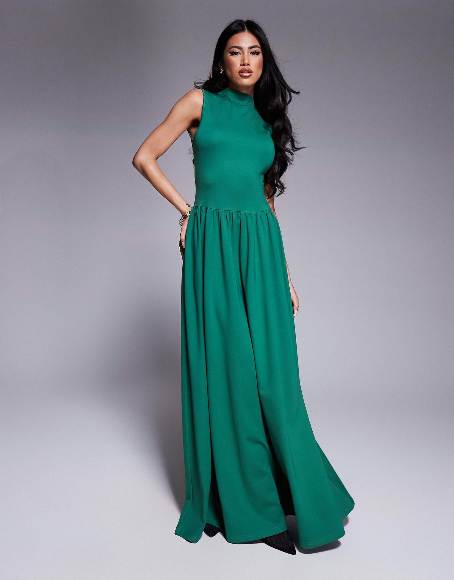 Exclusive Sleeveless High Neck Gathered Skirt Maxi Dress
