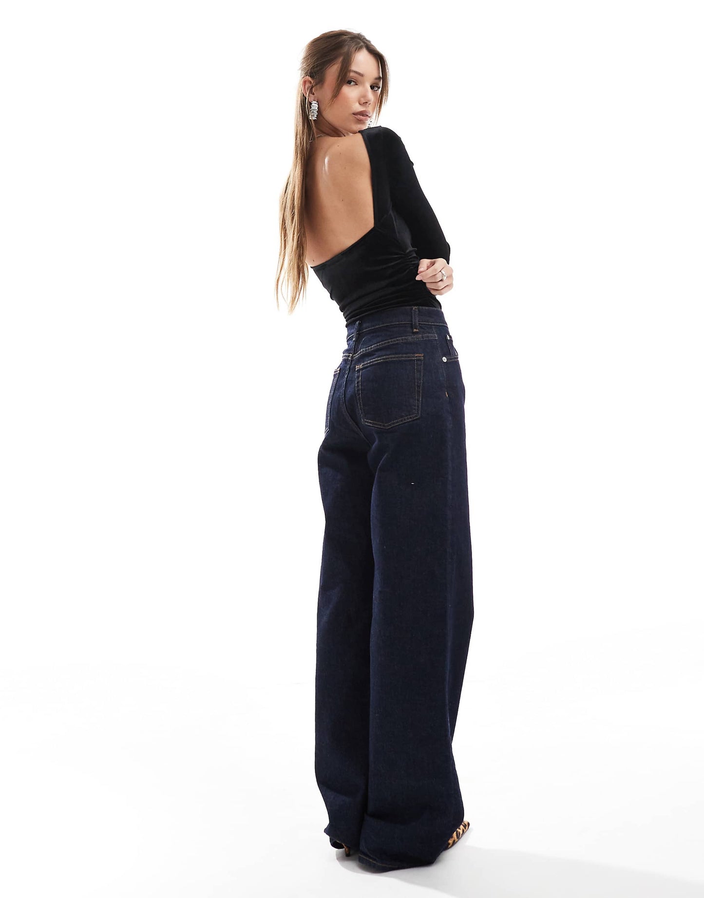 Long Sleeved Velvet Body