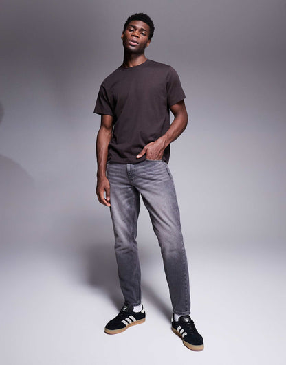 Tapered Jeans