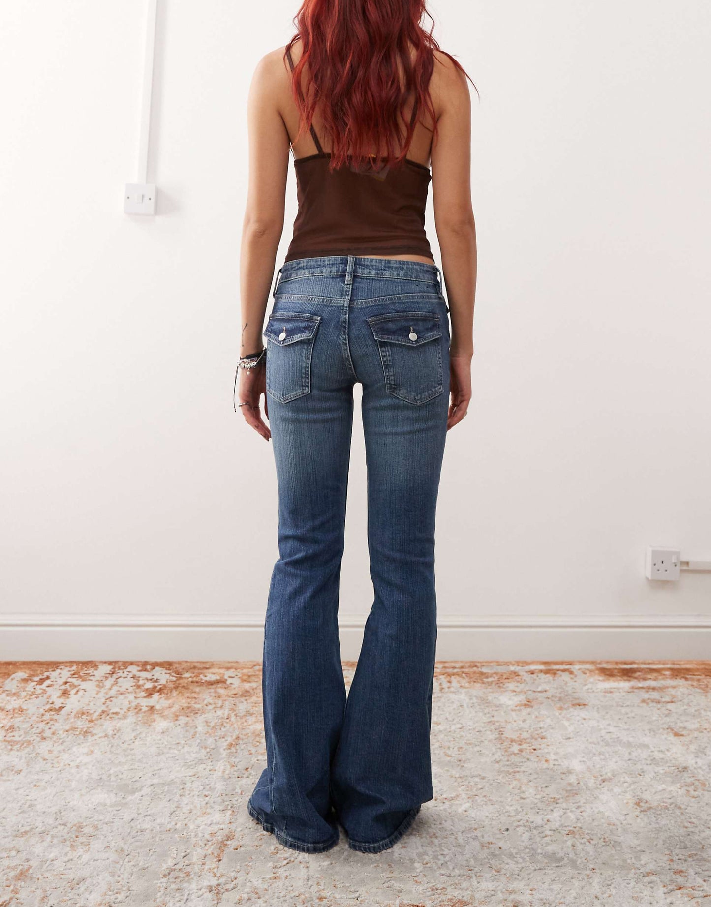 Cheri Low Waist Wide Flare Jeans With Pockets