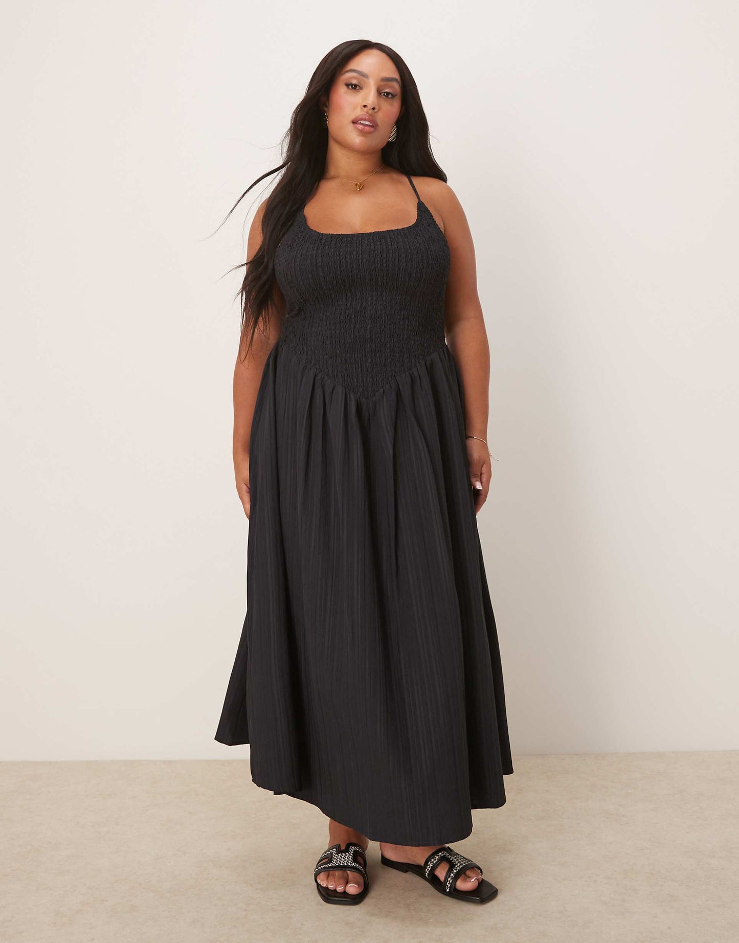 Curve Scoop Neck Crinkle Maxi Dress With Cross Back