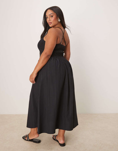 Curve Scoop Neck Crinkle Maxi Dress With Cross Back