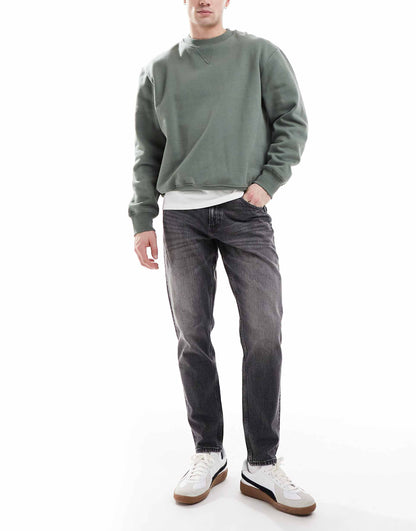 Stretch Tapered Jeans