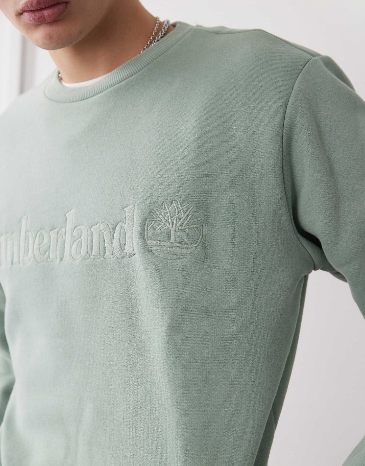 Hampthon Embroidered Chest Logo Sweatshirt