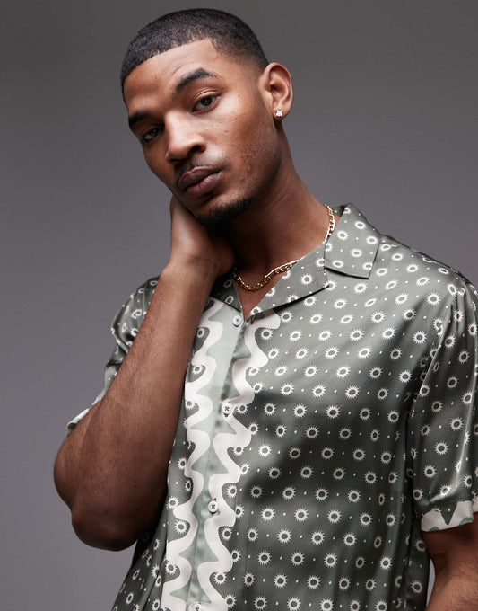 Short Sleeve Wavey Satin Print Shirt