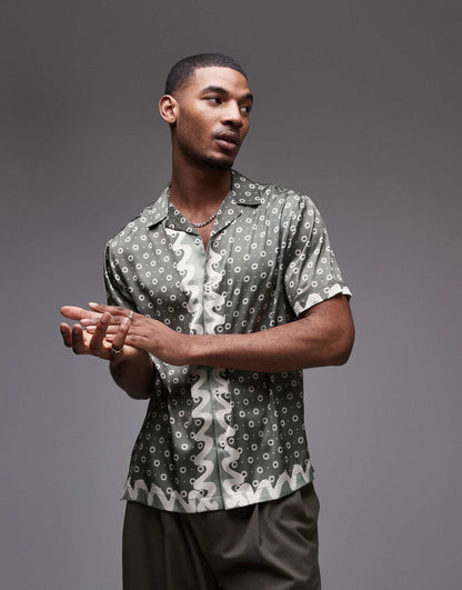 Short Sleeve Wavey Satin Print Shirt
