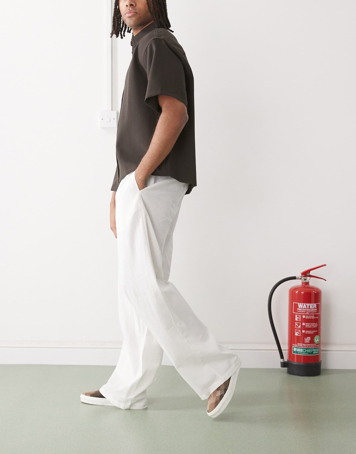 Relaxed Linen Trouser