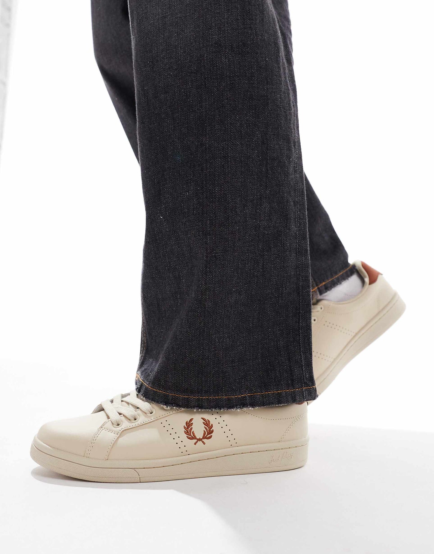 B721 Leather Trainers
