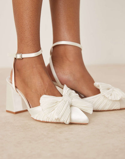 Sierra Heeled Pumps With Bow Detail
