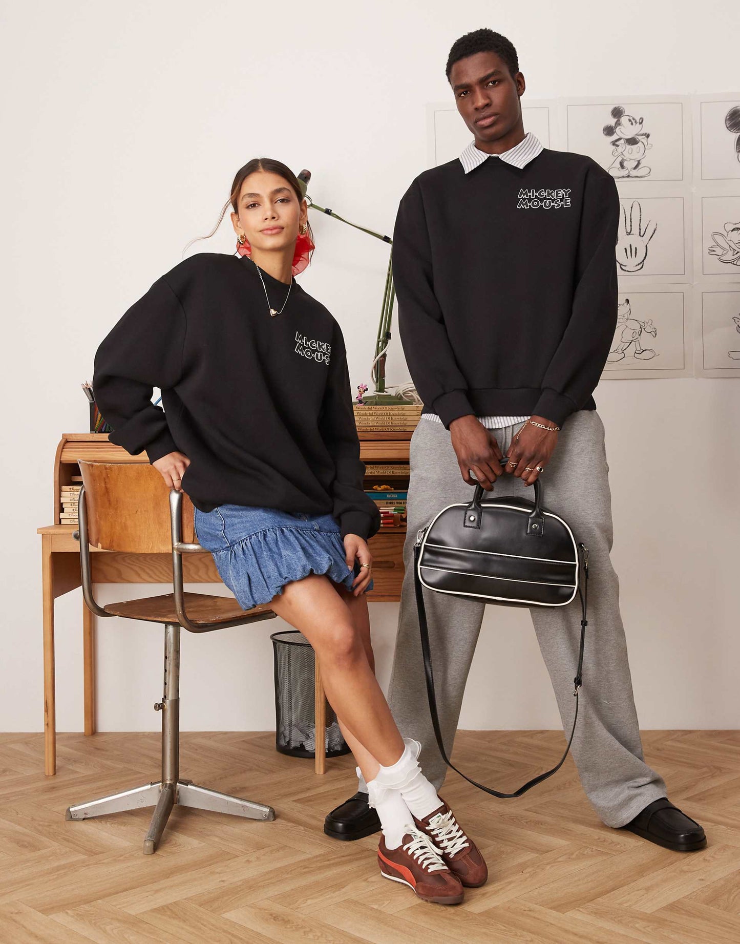 Disney Unisex Oversized Crew Sweatshirt With Mickey Mouse Prints