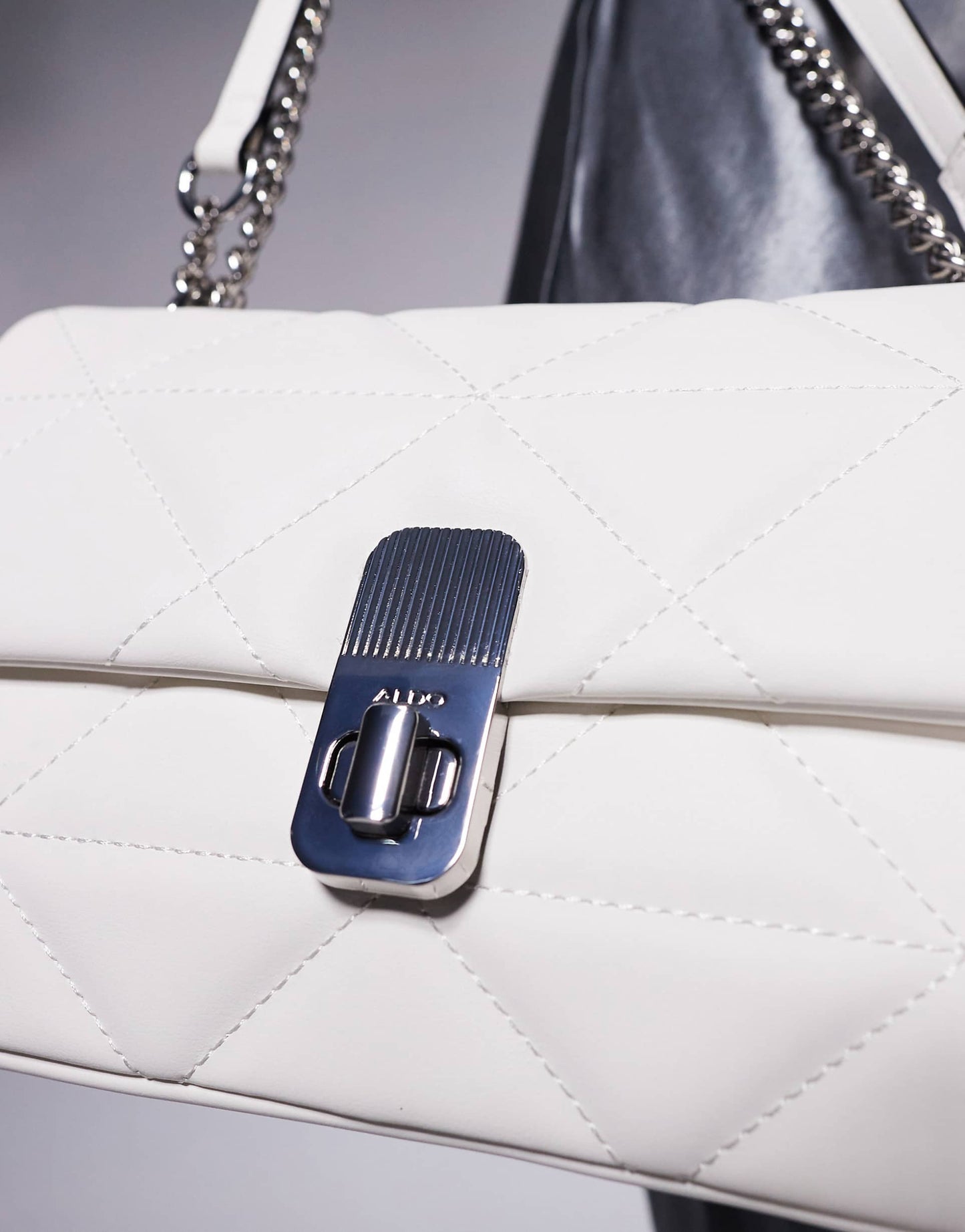 Goma Crossbody Bag With Chain Strap