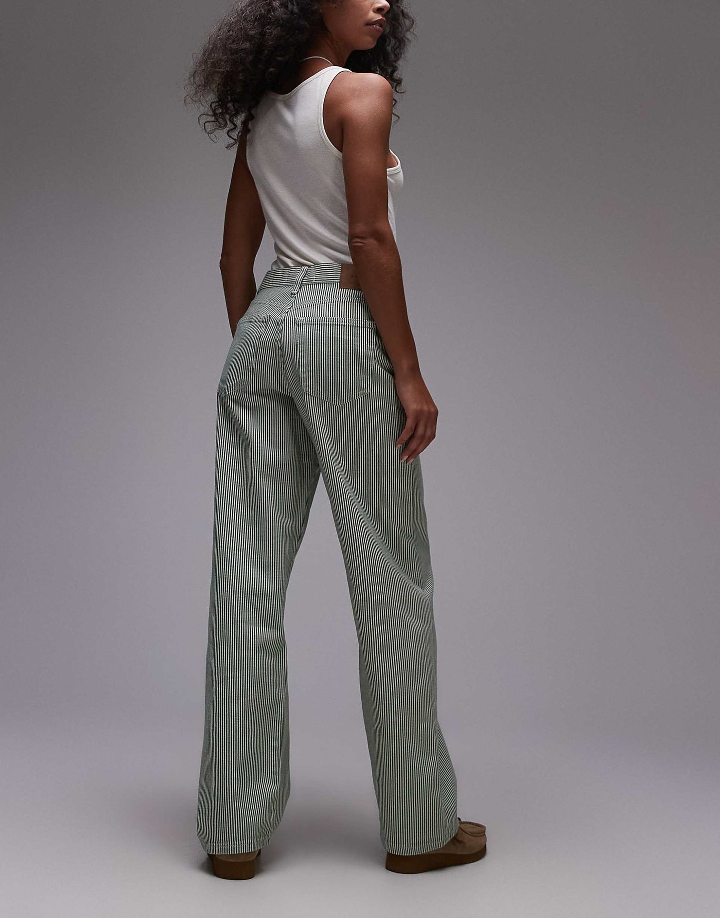 Mid Rise Loose Fit Straight Jean