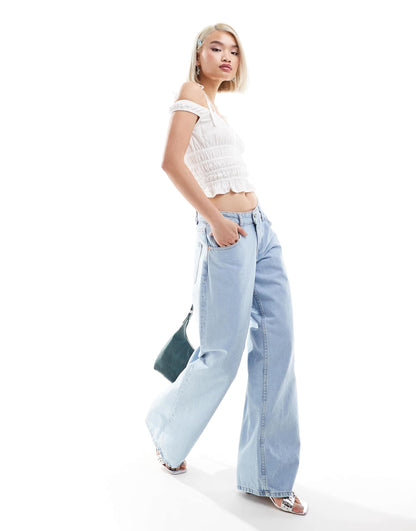 Roomy Wide Leg Low Rise Jeans