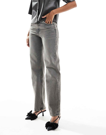 Pointed Heel With Bow