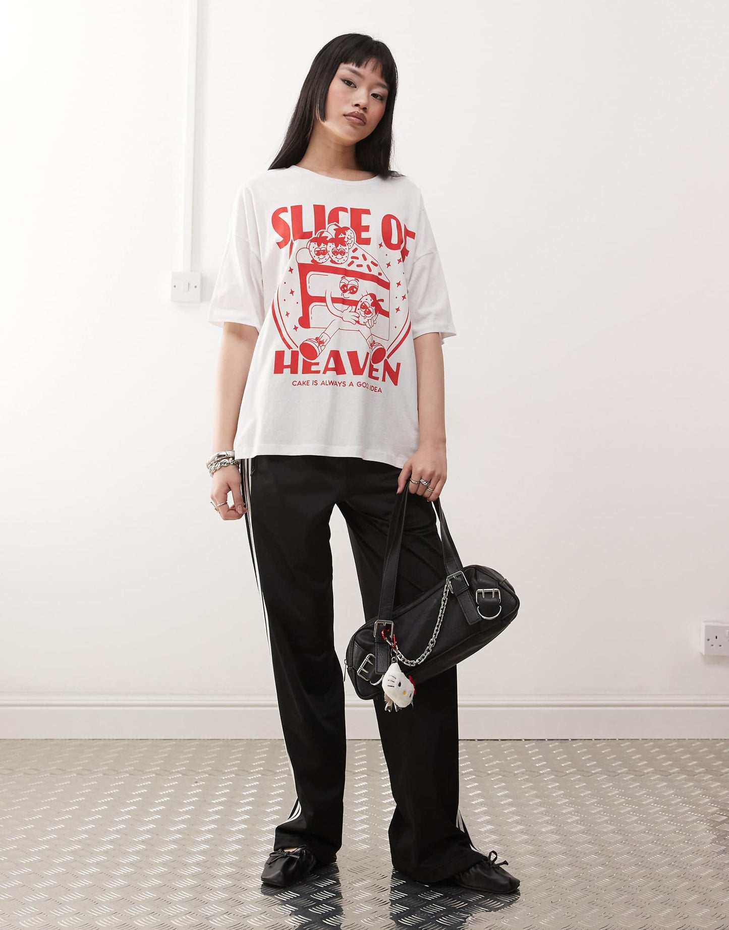 Oversize Tee With Cake Print