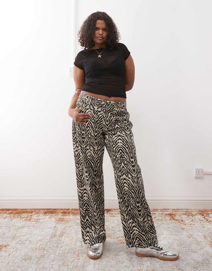 Curve Marley Wide Leg Jeans