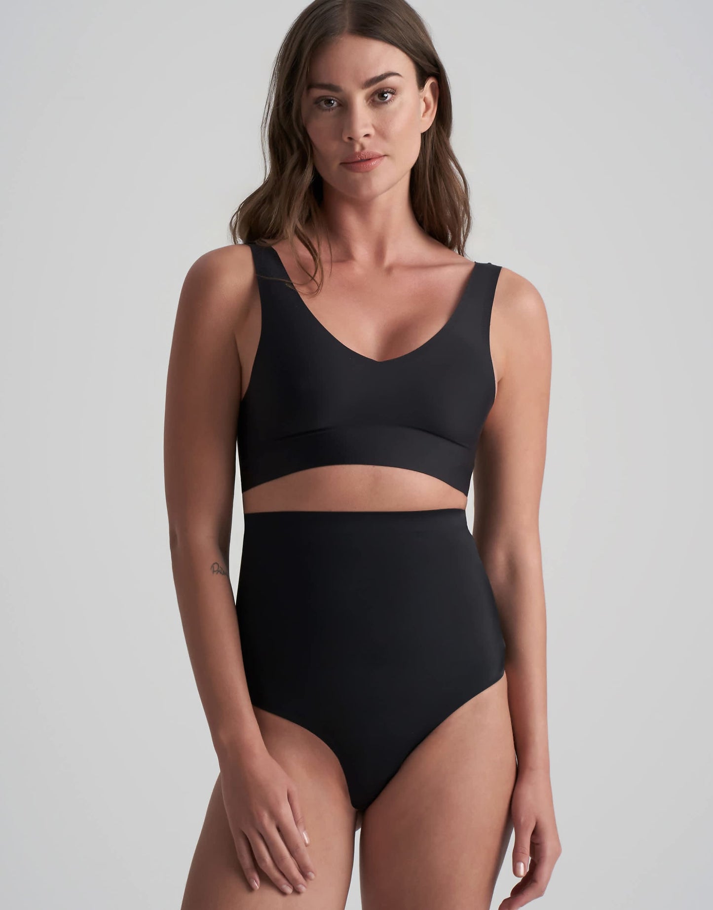 Invisible High Waist Medium Shaping Thong