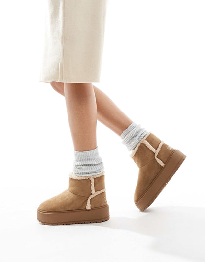 Shearling Trim Cosy Boots