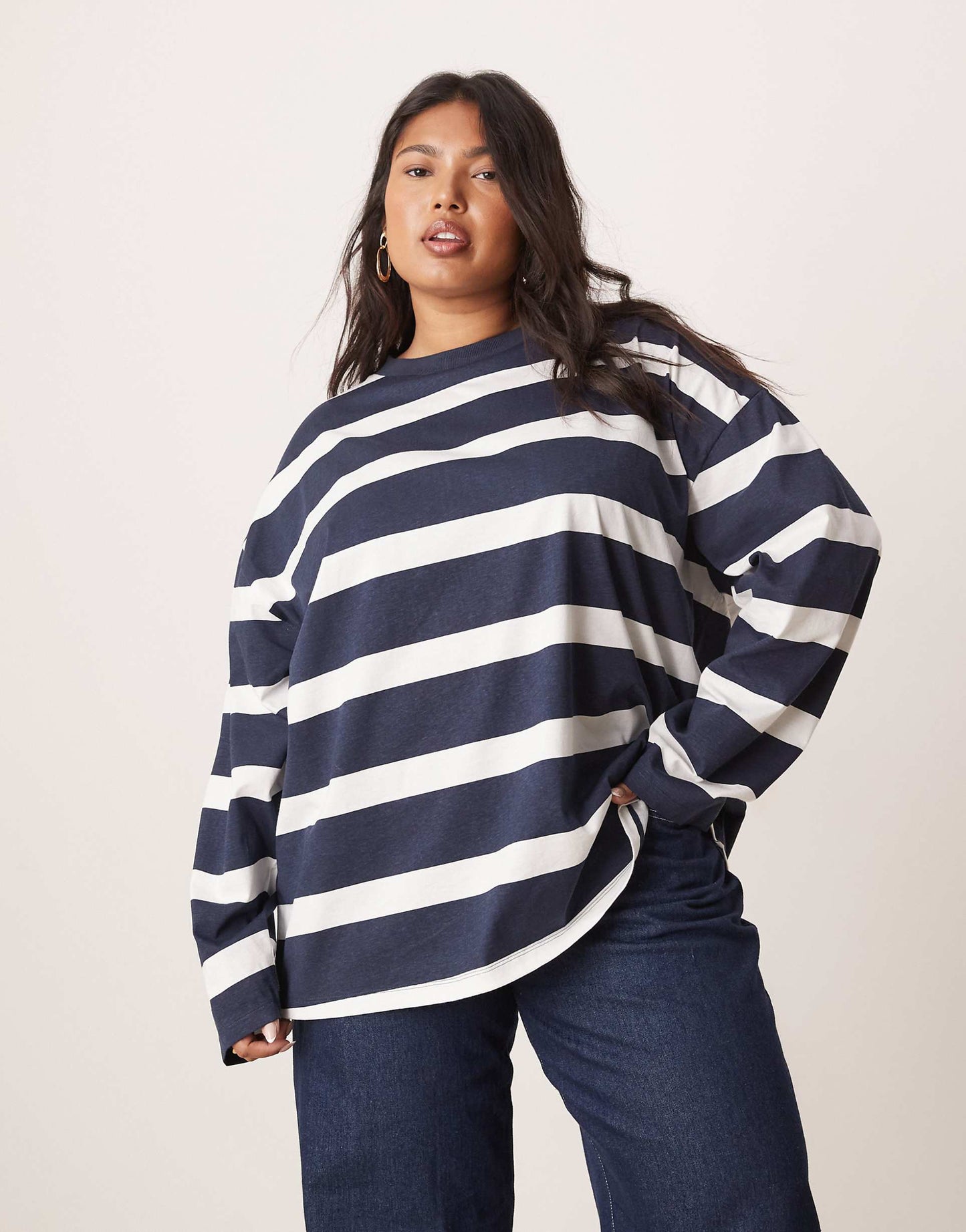 Curve Long Sleeve T-Shirt