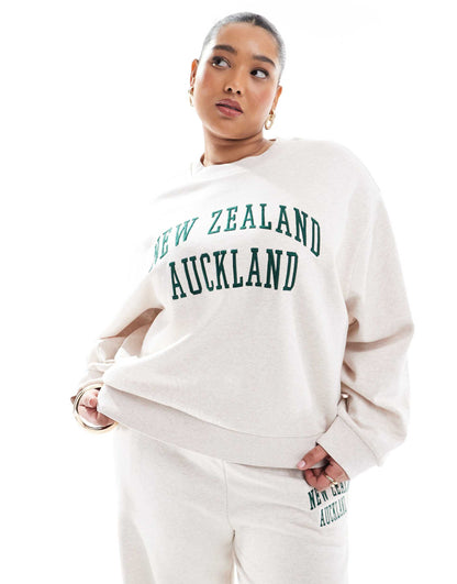 Curve Embroidered Auckland Graphic Sweat