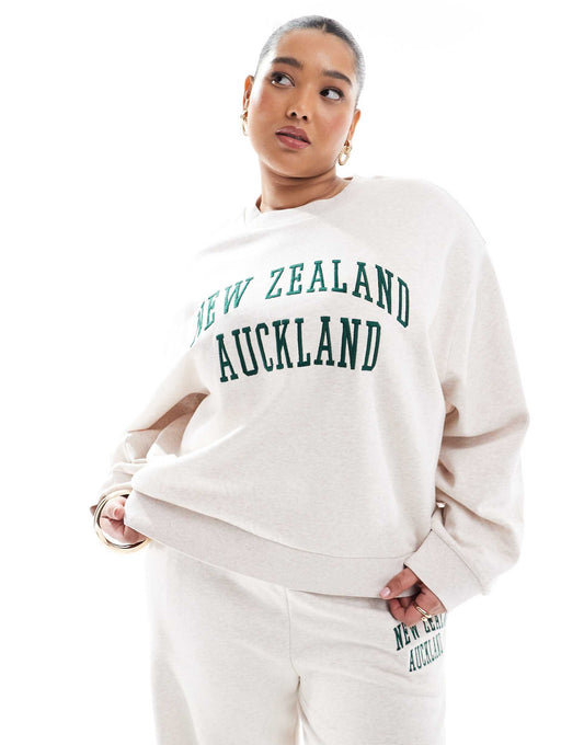 Curve Embroidered Auckland Graphic Sweat