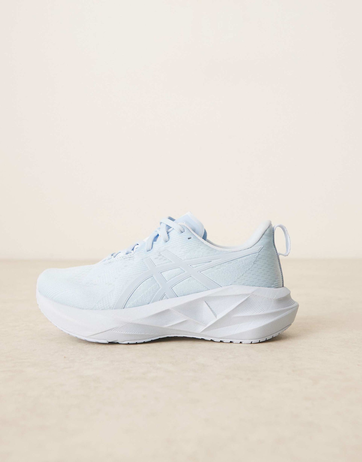 Novablast 5 Lite-Show Running Trainers