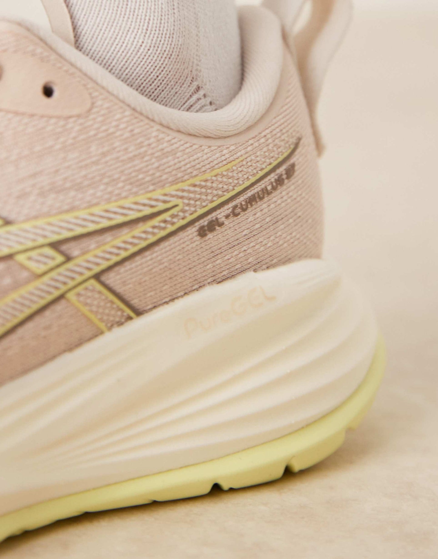 Gel-Cumulus 27 Running Trainers