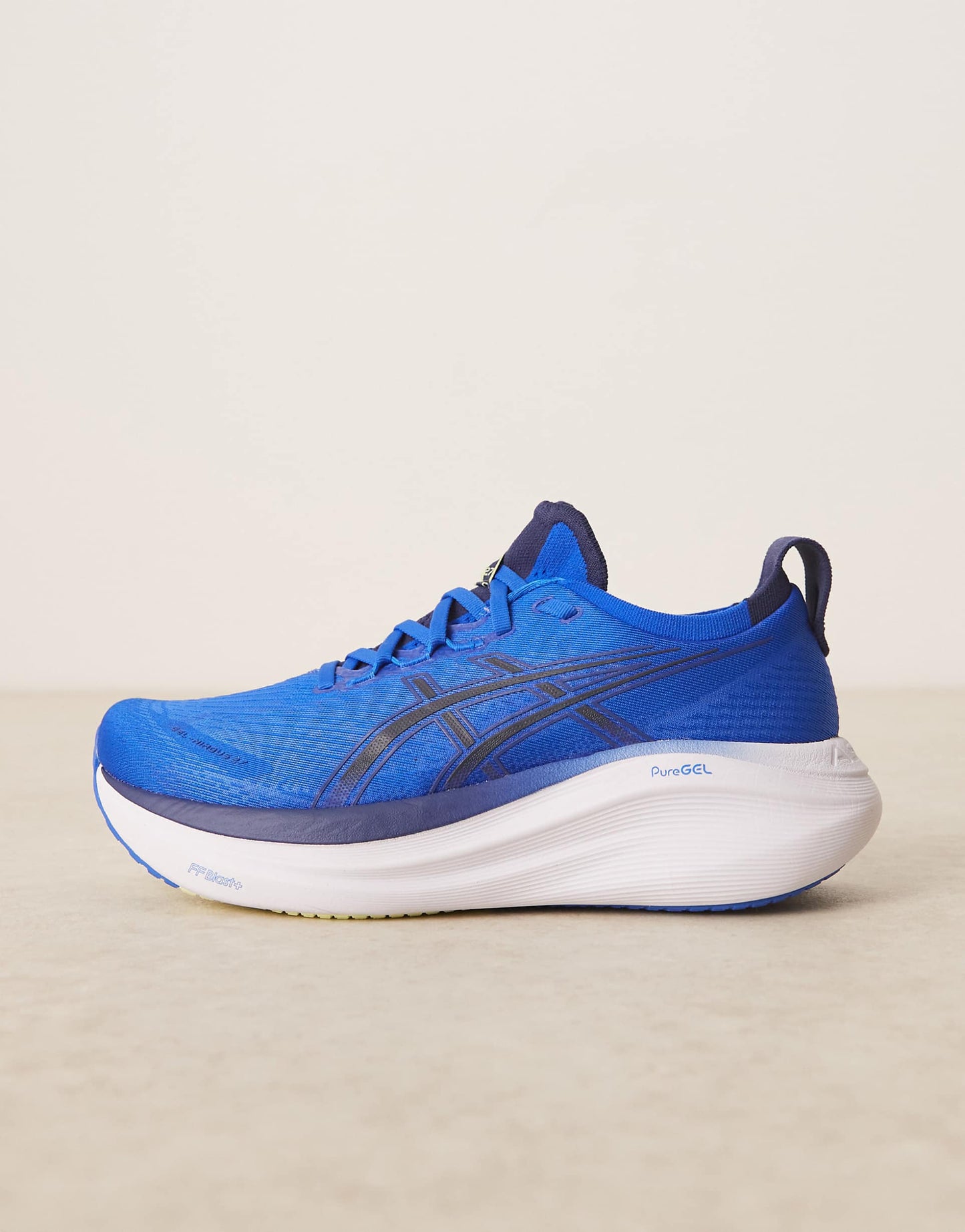 Gel-Nimbus 27 Running Trainers