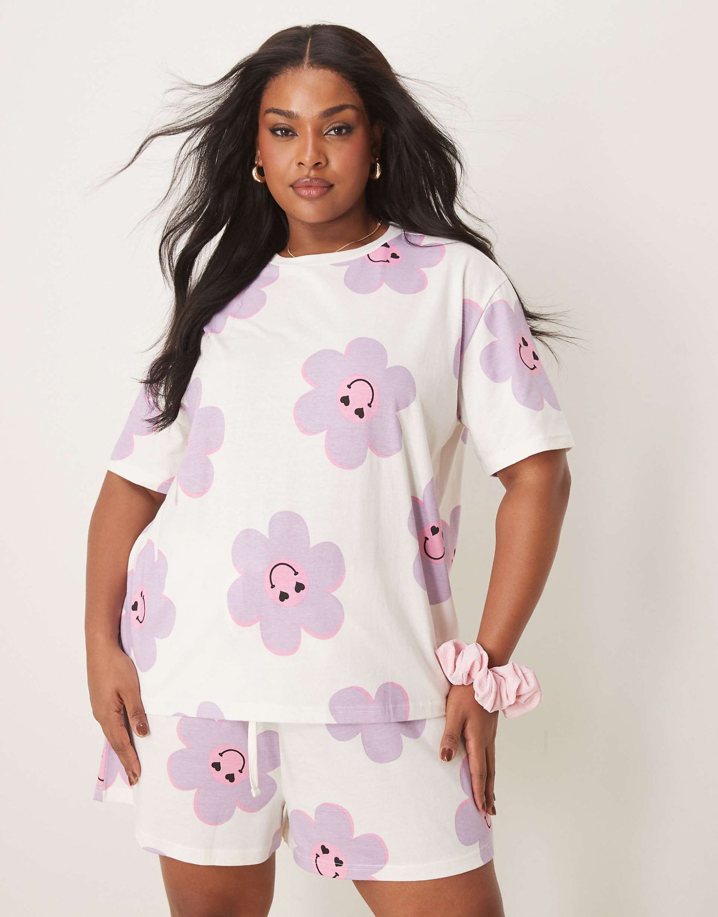 Curve Flower Oversized Tee And Short Pyjama Set