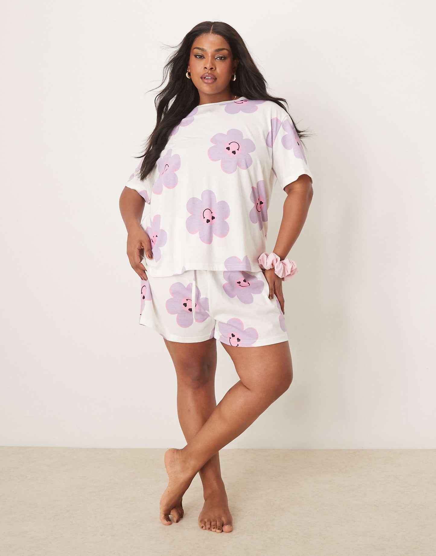 Curve Flower Oversized Tee And Short Pyjama Set