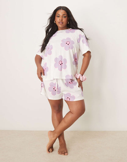 Curve Flower Oversized Tee And Short Pyjama Set