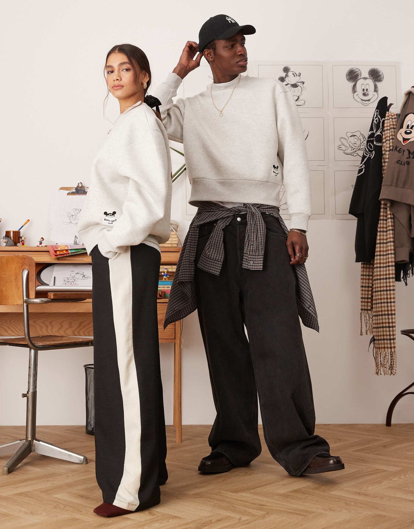 Disney Unisex Boxy Oversized Scuba Sweatshirt With Mickey Mouse Prints