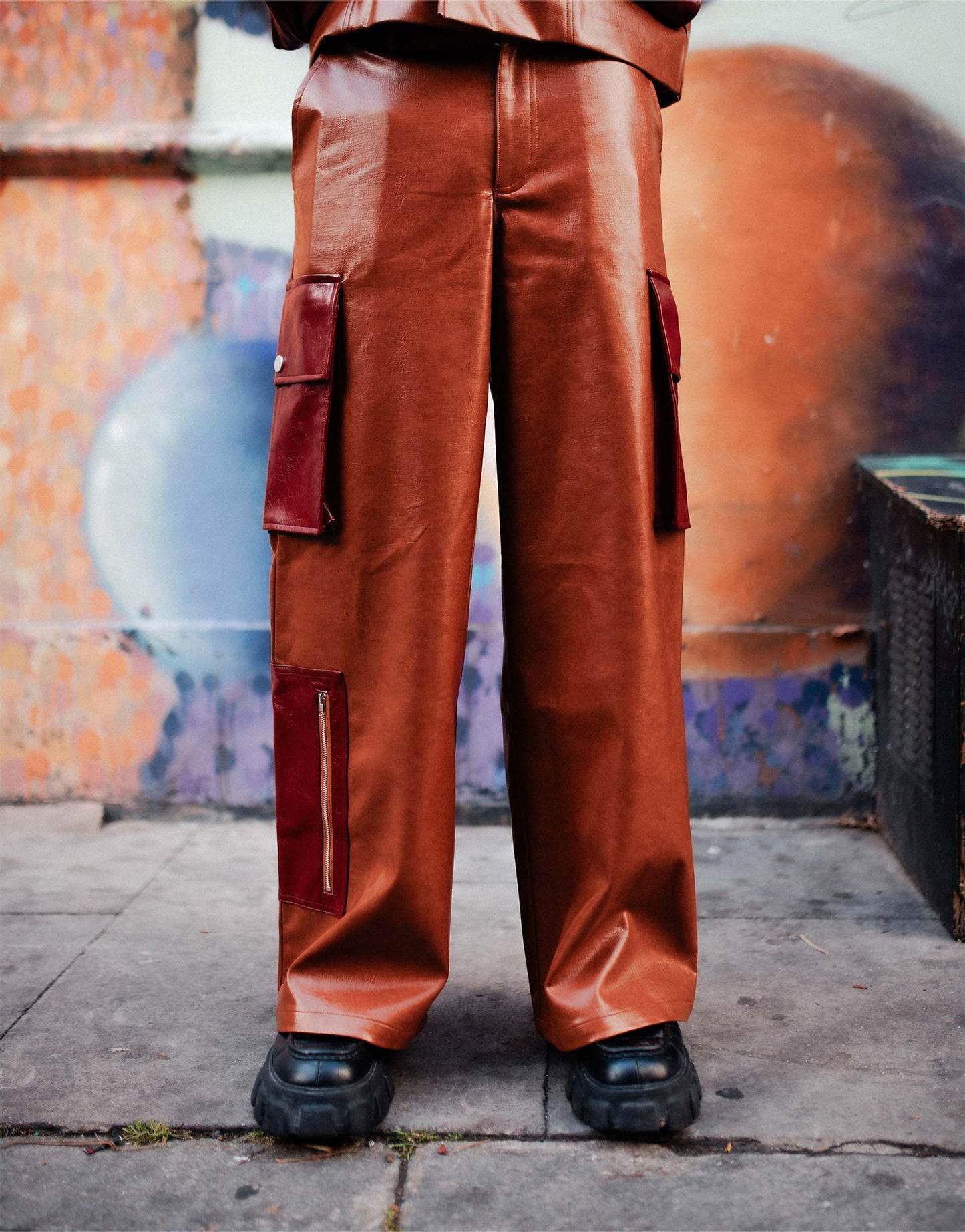 Straight Leg Baggy Trousers With Contrast Pockets