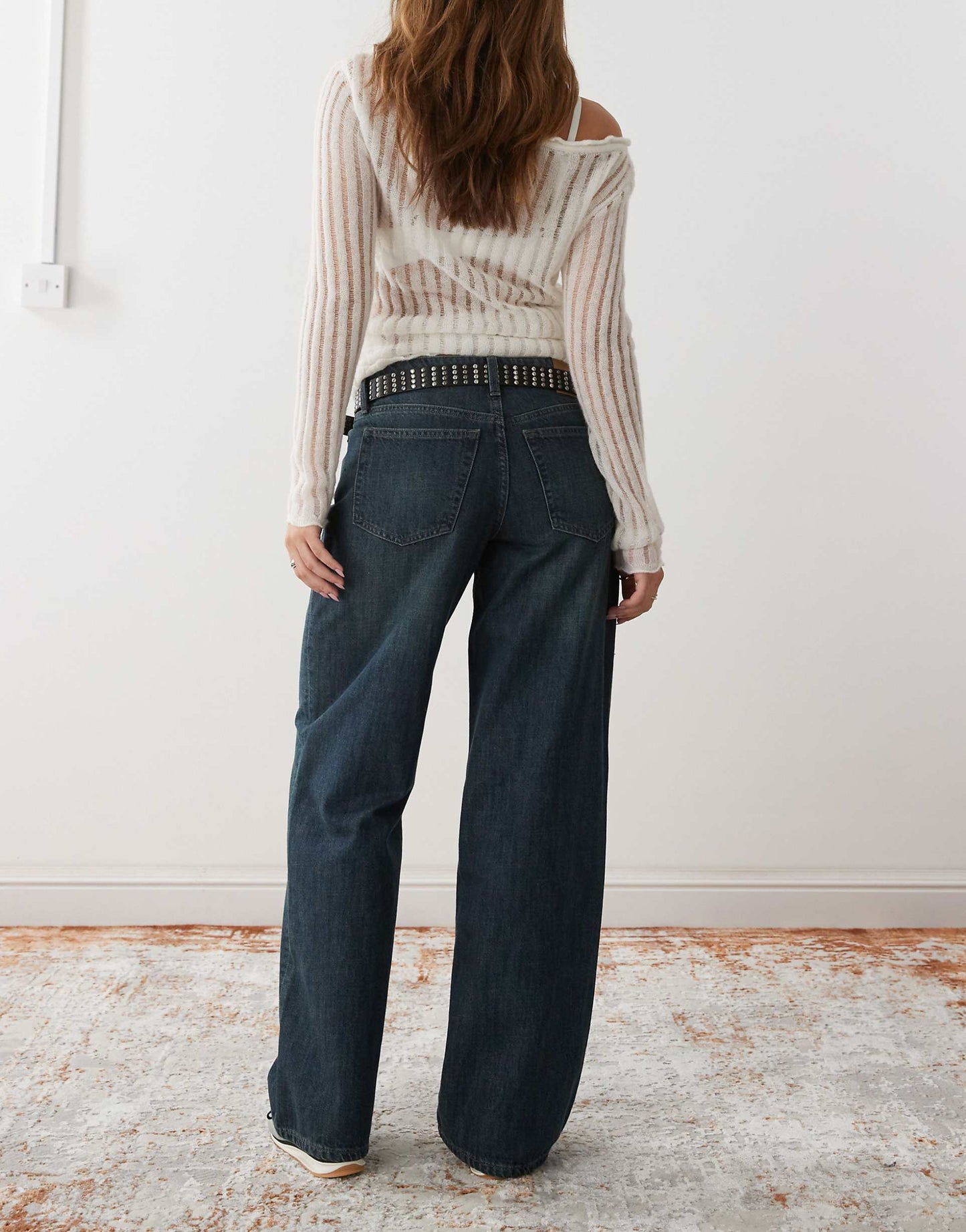 Ample Low Waist Baggy Fit Jeans