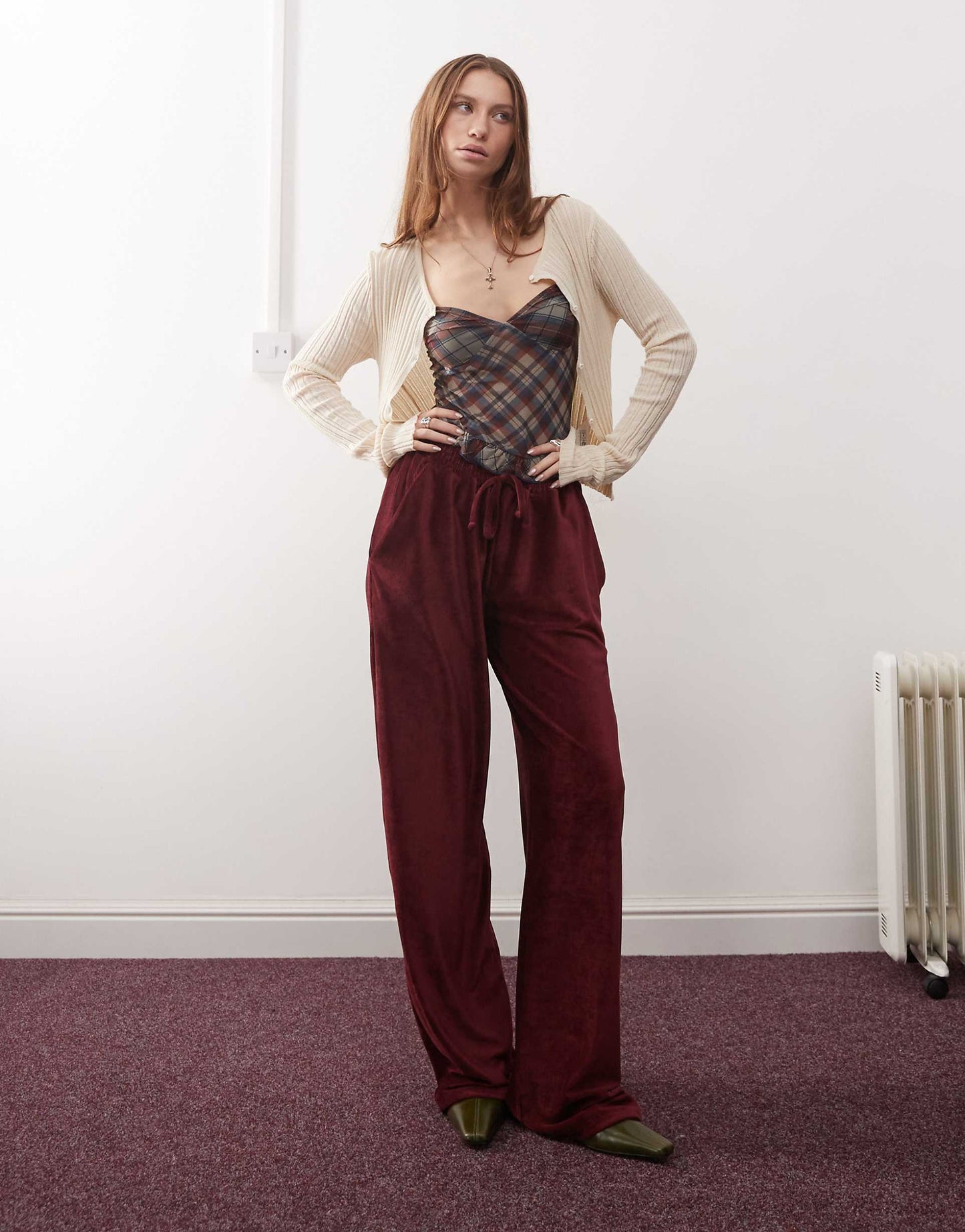 Wide Leg Ribbed Trouser