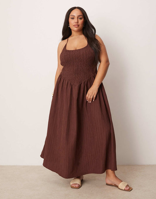 Curve Scoop Neck Crinkle Maxi Dress With Cross Back