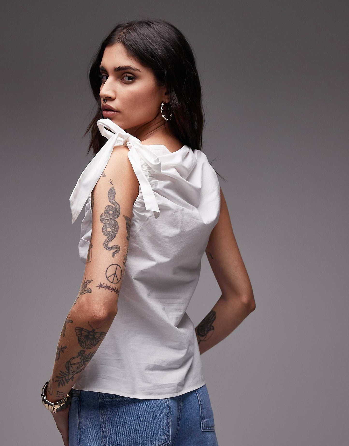Poplin Ruch Shoulder Sleeveless Top
