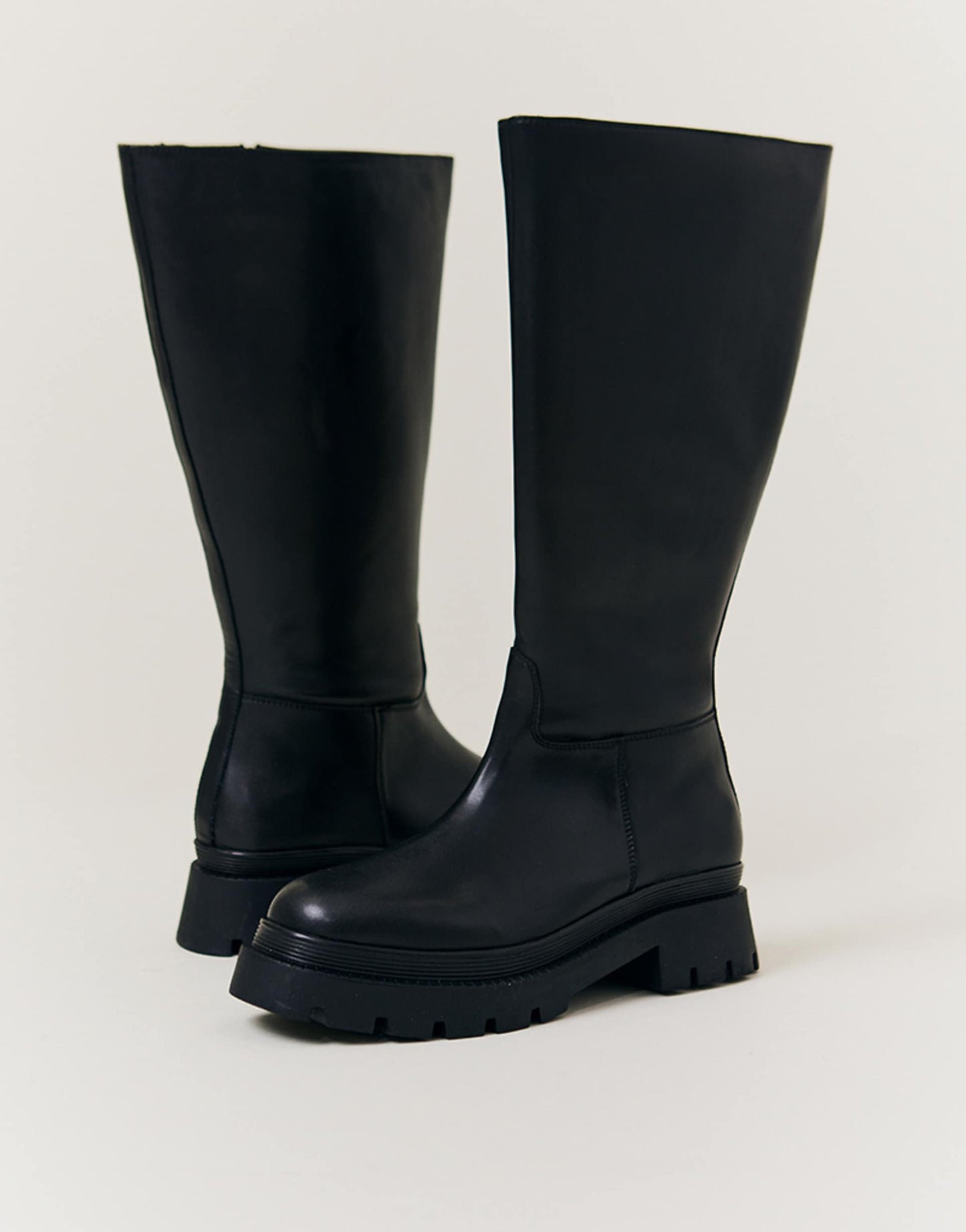 Chunky High Leg Boot Wide Leg In Black