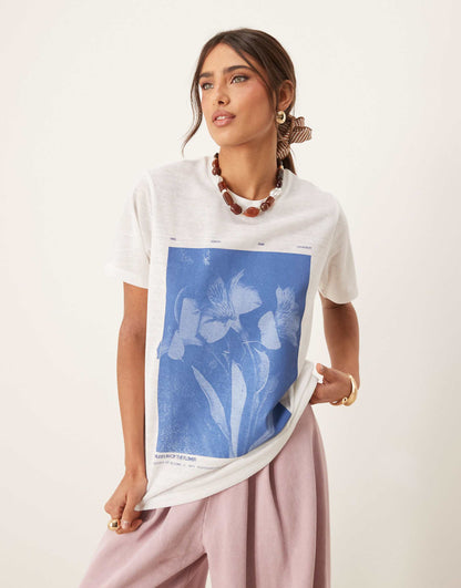 Linen Look T-Shirt With Floral Graphic