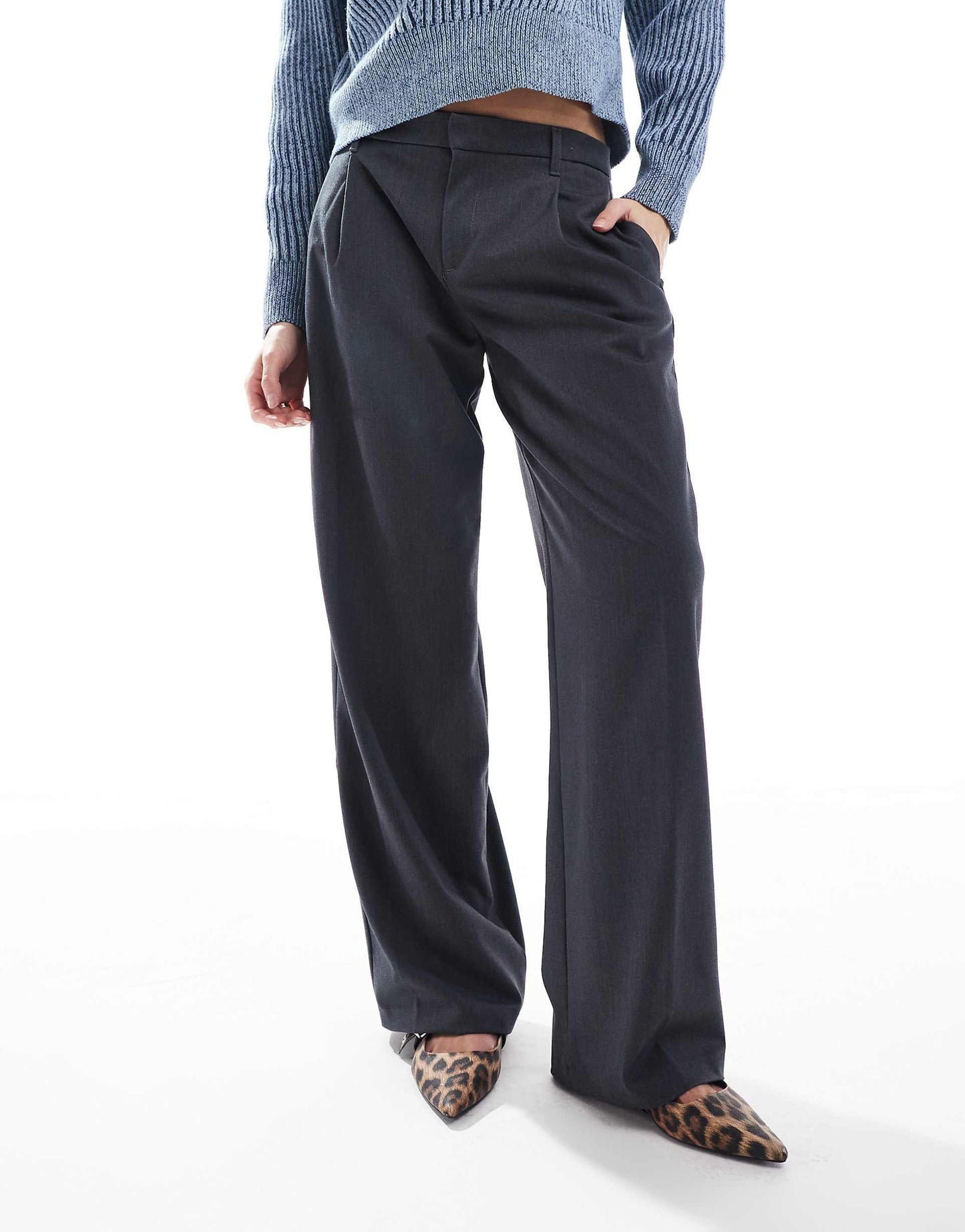 Low Rise Wide Leg Tailored Trousers