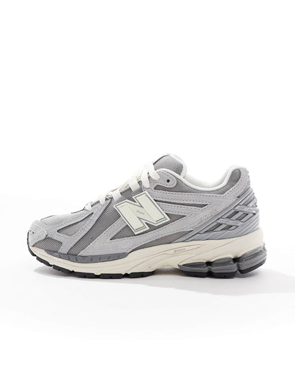 1906R Trainers