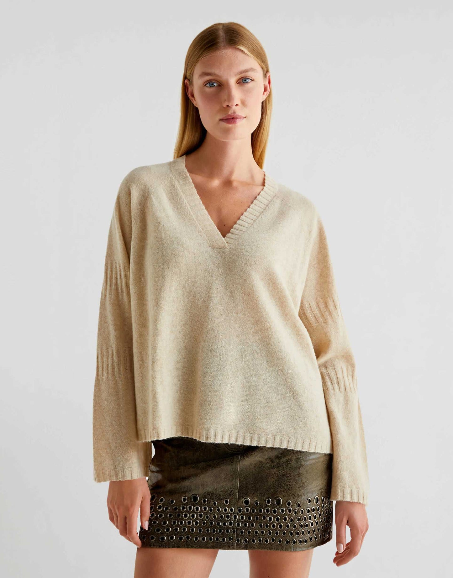 Joy V Sleeve Jumper