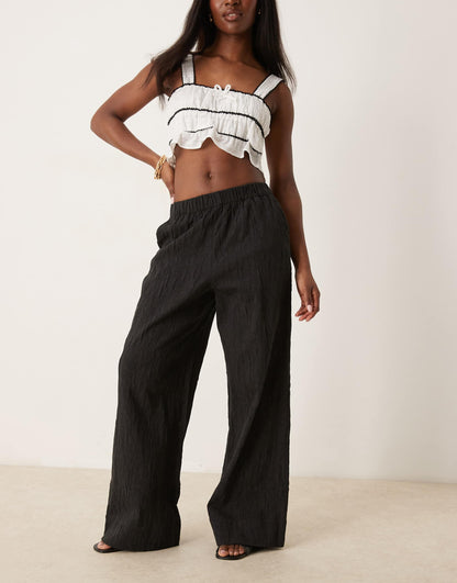 Femme Textured Pattern Loose Fit Trousers