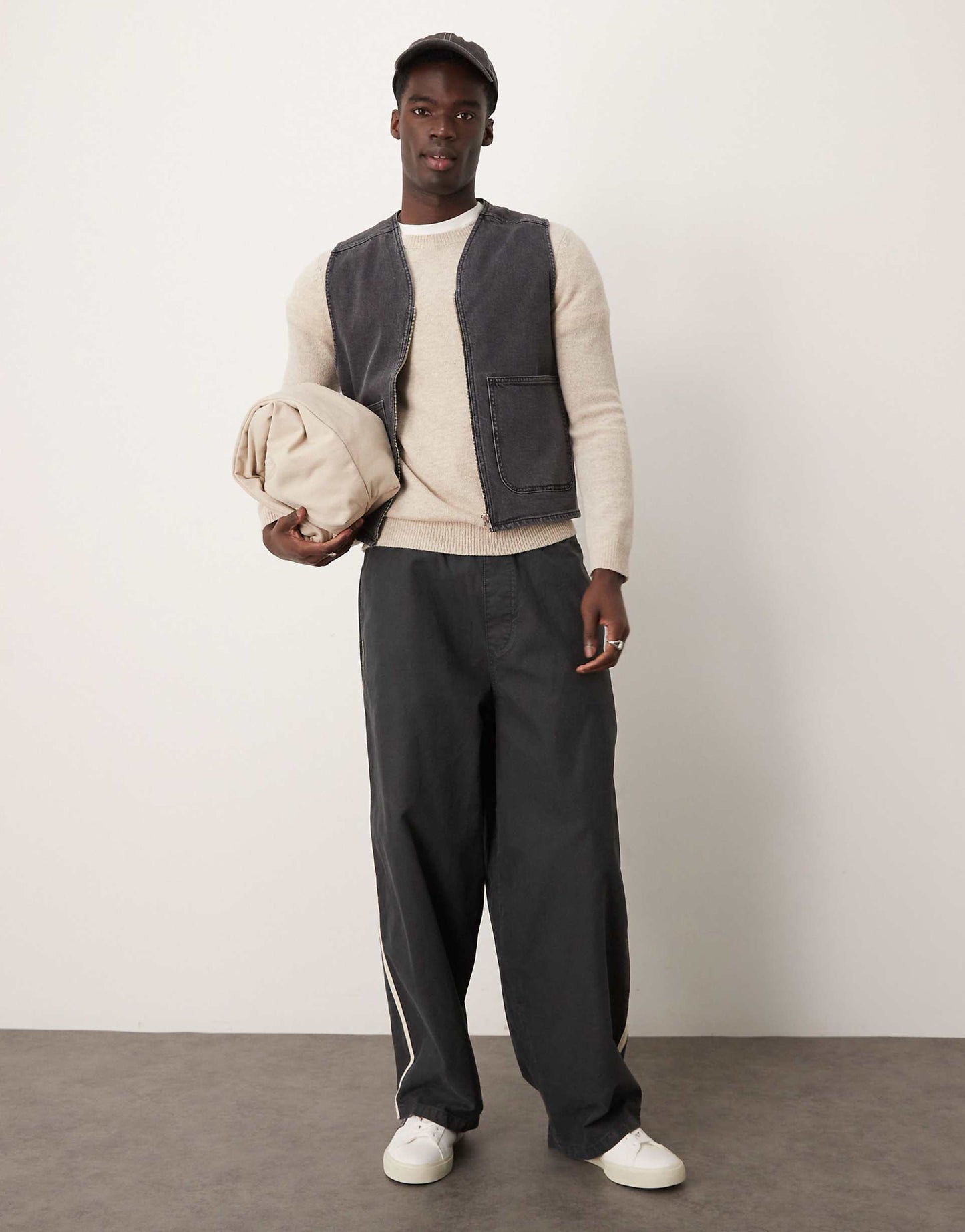 Boxy Lightweight Zip Through Gilet