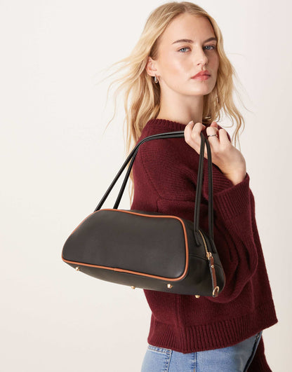 Bowler Bag With Skinny Strap And Piping