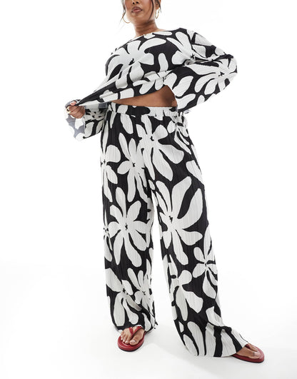 Curve High Waist Wide Leg Plisse Trouser