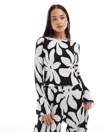 Long Sleeve Boatneck Plisse Top Co-Ord