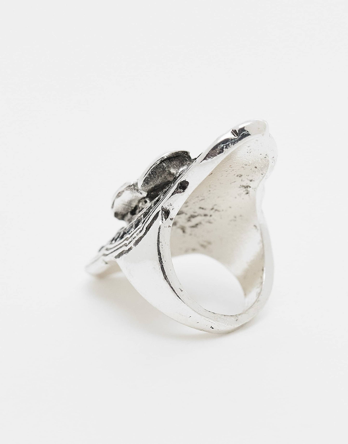 Oversized Unisex Ring With Rose